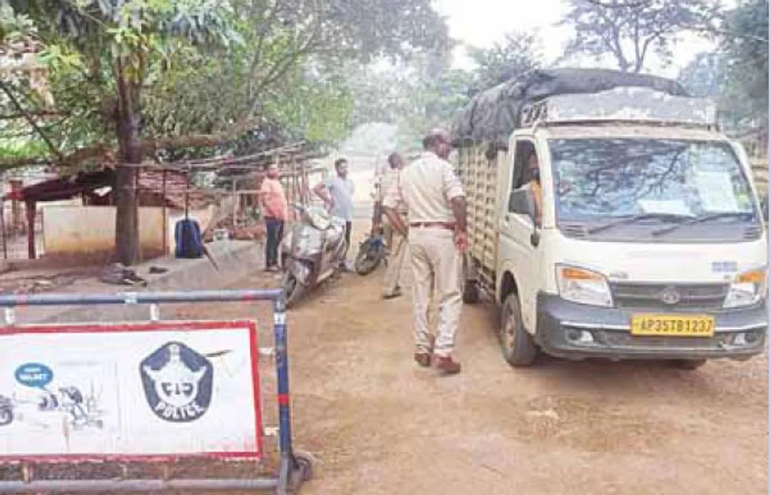  କୋଟିଆରେ ଚେକ୍‌ପୋଷ୍ଟ୍‌ କଲା ଆନ୍ଧ୍ର ପୁଲିସ