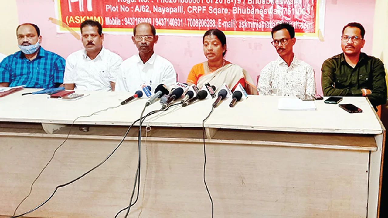  ମହିଳାଙ୍କୁ ବିଧାୟକଙ୍କ ଅଶାଳୀନ ଦୁର୍ବ୍ୟବହାର ଅଭିଯୋଗ