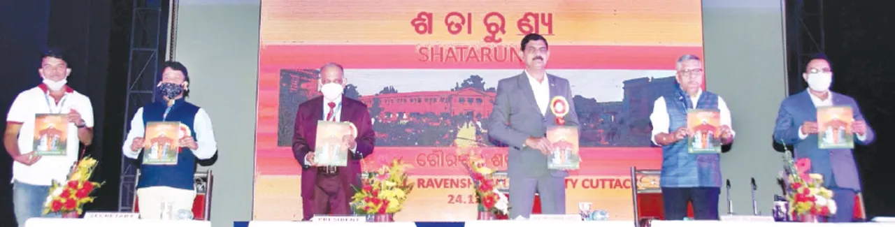 ହଷ୍ଟେଲ ଜୀବନ ଏକାଠି ହୋଇ ଚାଲିବାର କଳା ଶିଖାଇଥାଏ: ରାଜ୍ୟପାଳ