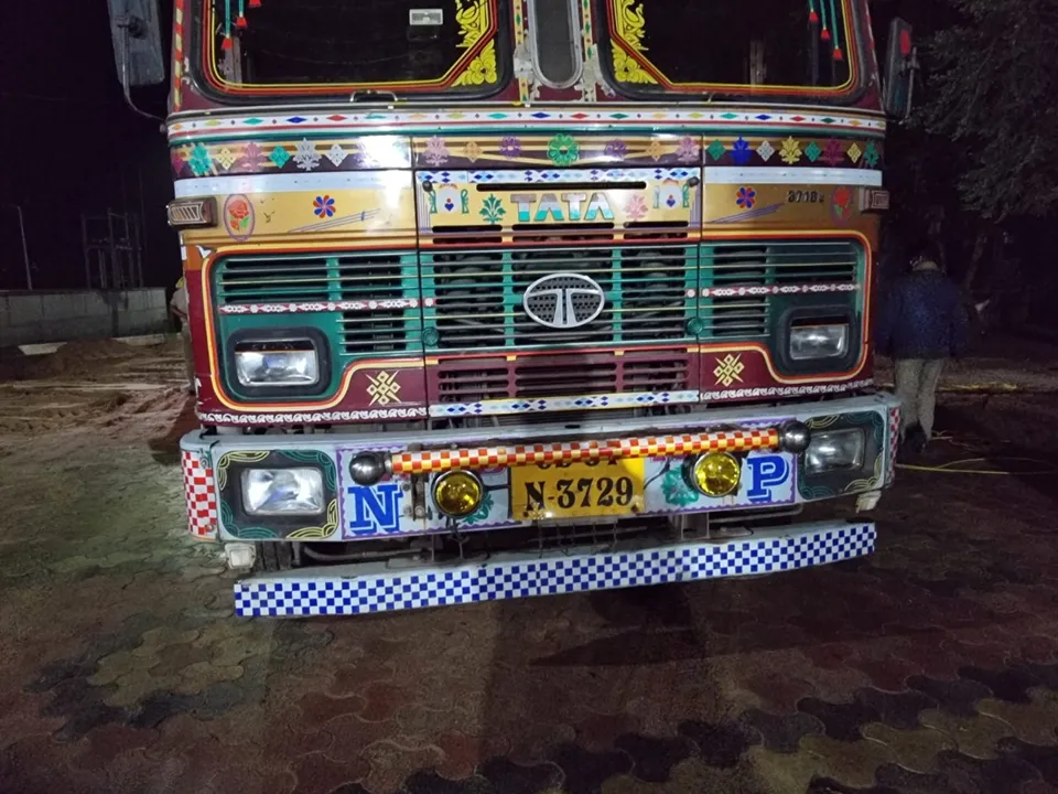  ଗୋରୁ ବୋଝେଇ ଗାଡ଼ି ଜବତ, ଜଣେ ଗିରଫ