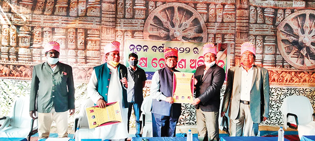  ଗଛ ଲଗାଇ ତାକୁ ବଡ଼ କରିବା ଗୁରୁଦାୟିତ୍ବ ହେଉ: ସୌମ୍ୟରଞ୍ଜନ