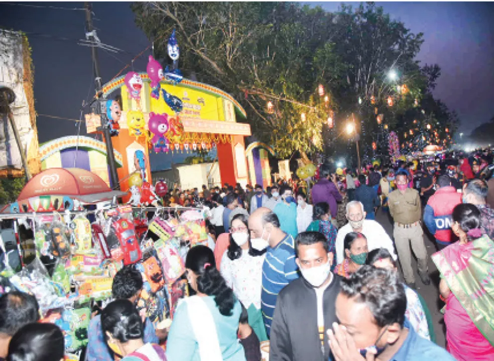  ଶିଶିର ସରସ‌ରେ ନୂଆବର୍ଷ ଭିଡ଼: ଅଧାରୁ ମେଳା ବନ୍ଦ