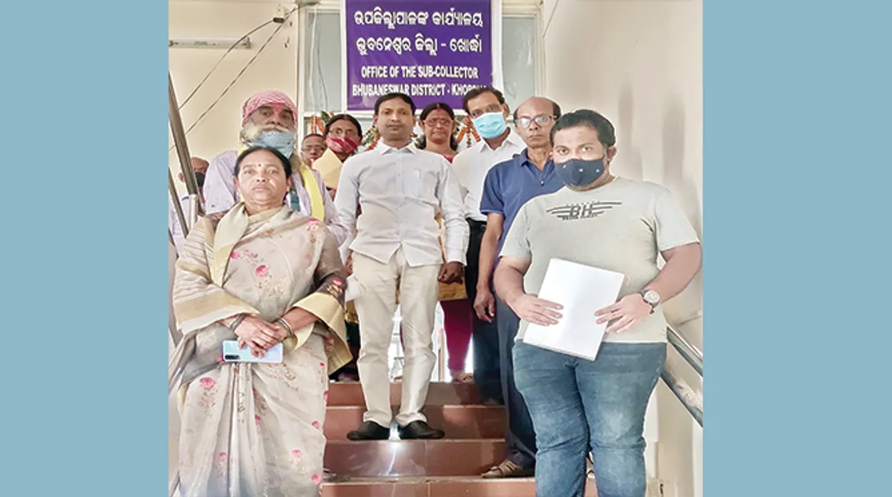  ଶ୍ରୀଲିଙ୍ଗରାଜଙ୍କ ଜମିରେ ଅବୈଧ ନିର୍ମାଣ: ଉପଜିଲ୍ଲାପାଳଙ୍କୁ ଫେରାଦ