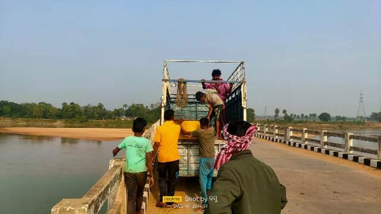  ନଦୀରେ ପଡୁଛି କଟାମାଂସର ବର୍ଜ୍ୟବସ୍ତୁ, ସାଧାରଣରେ ଅସନ୍ତୋଷ