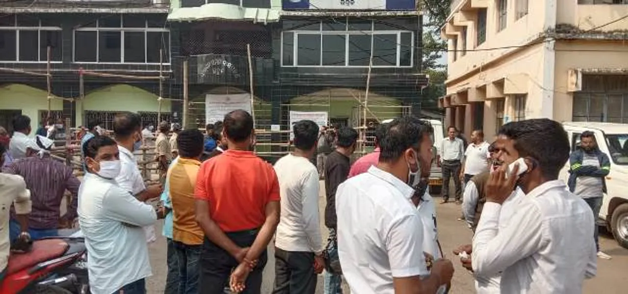  ଭଦ୍ରକ: ପ୍ରାର୍ଥୀପତ୍ର ଦାଖଲ ବେଳେ କରୋନା କଟକଣା ନାହିଁ!