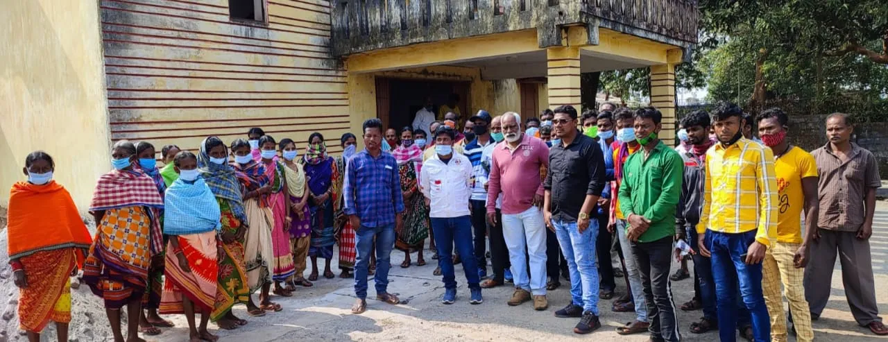  ଘିଉରୀରେ ପାଣି ସମସ୍ୟାକୁ ନେଇ ଏସଡିଓ କାର୍ଯ୍ୟାଳୟ ଘେରାଉ କଲେ ଗ୍ରାମବାସୀ