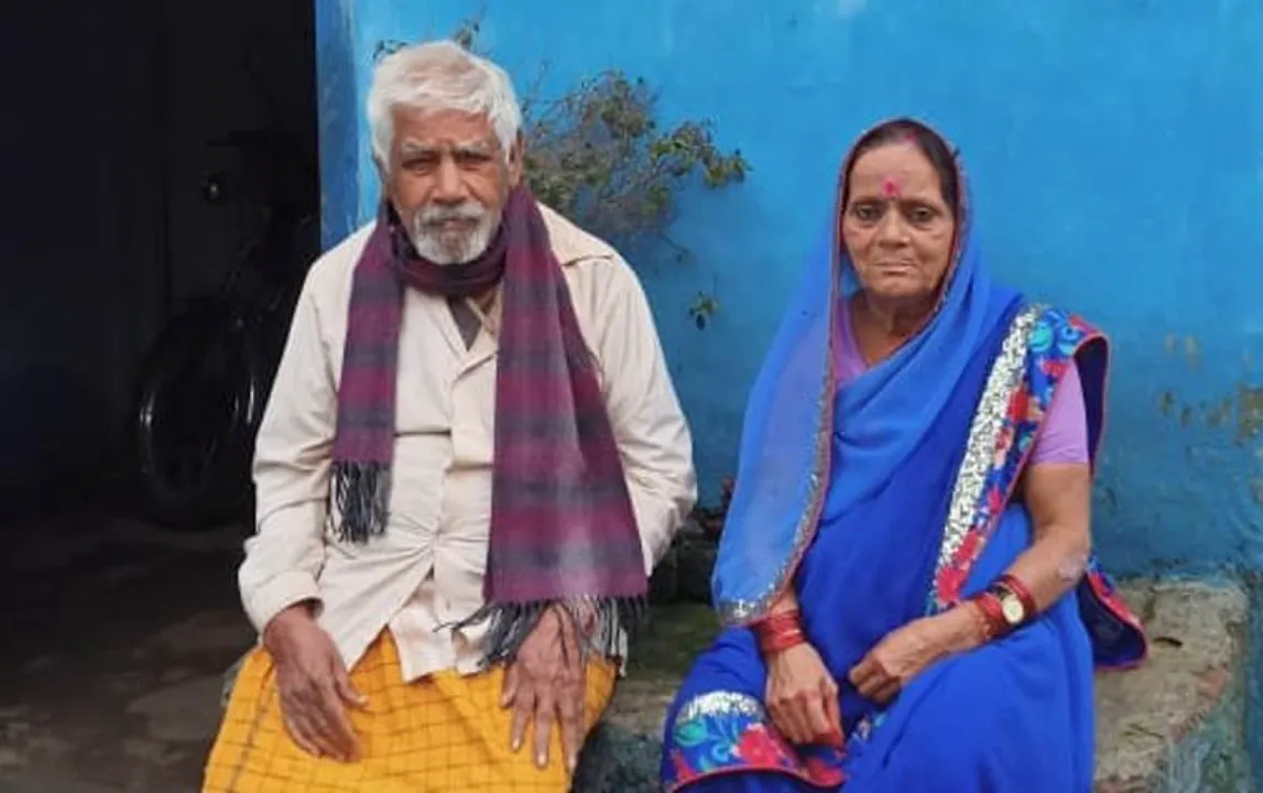  କିଏ ଶୁଣୁଛି ଗରିବଙ୍କ କଥା: ପେଟ ପାଇଁ ପ୍ରୌଢ଼ ଦମ୍ପତିଙ୍କ ସଂଗ୍ରାମ