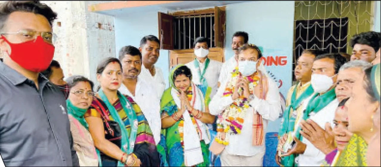  ମୋତେ ଭୋଟ ଦିଅ, ମୁଁ ସେବା କରିବି: ୩୦ ନମ୍ବର ଜୋନ୍‌ରେ ବୁଲିଲେ ବିଧାୟକ