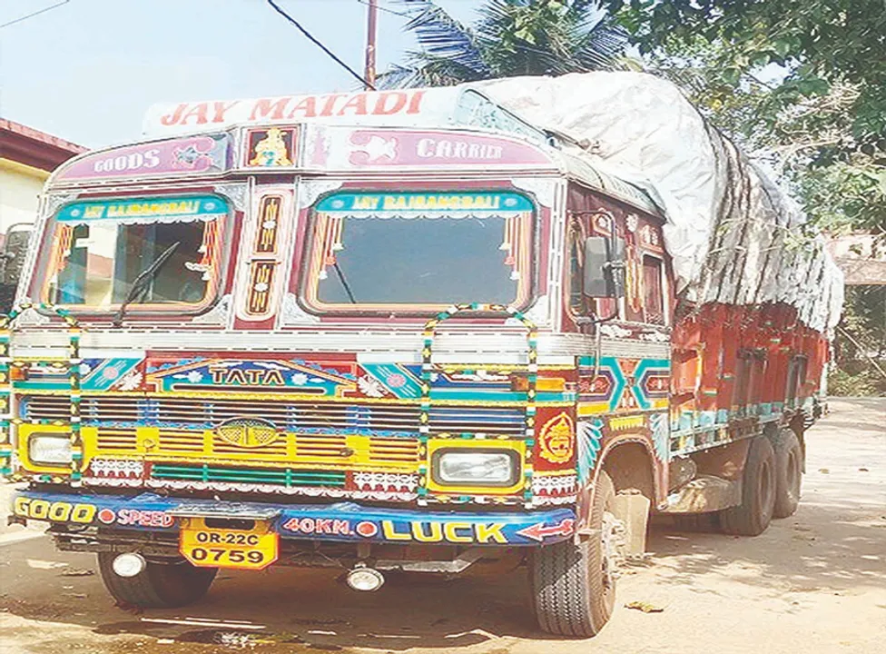  ଆଗରପଡ଼ାରେ ଧାନ ବୋଝେଇ ଟ୍ରକ୍‌ ଅଟକ