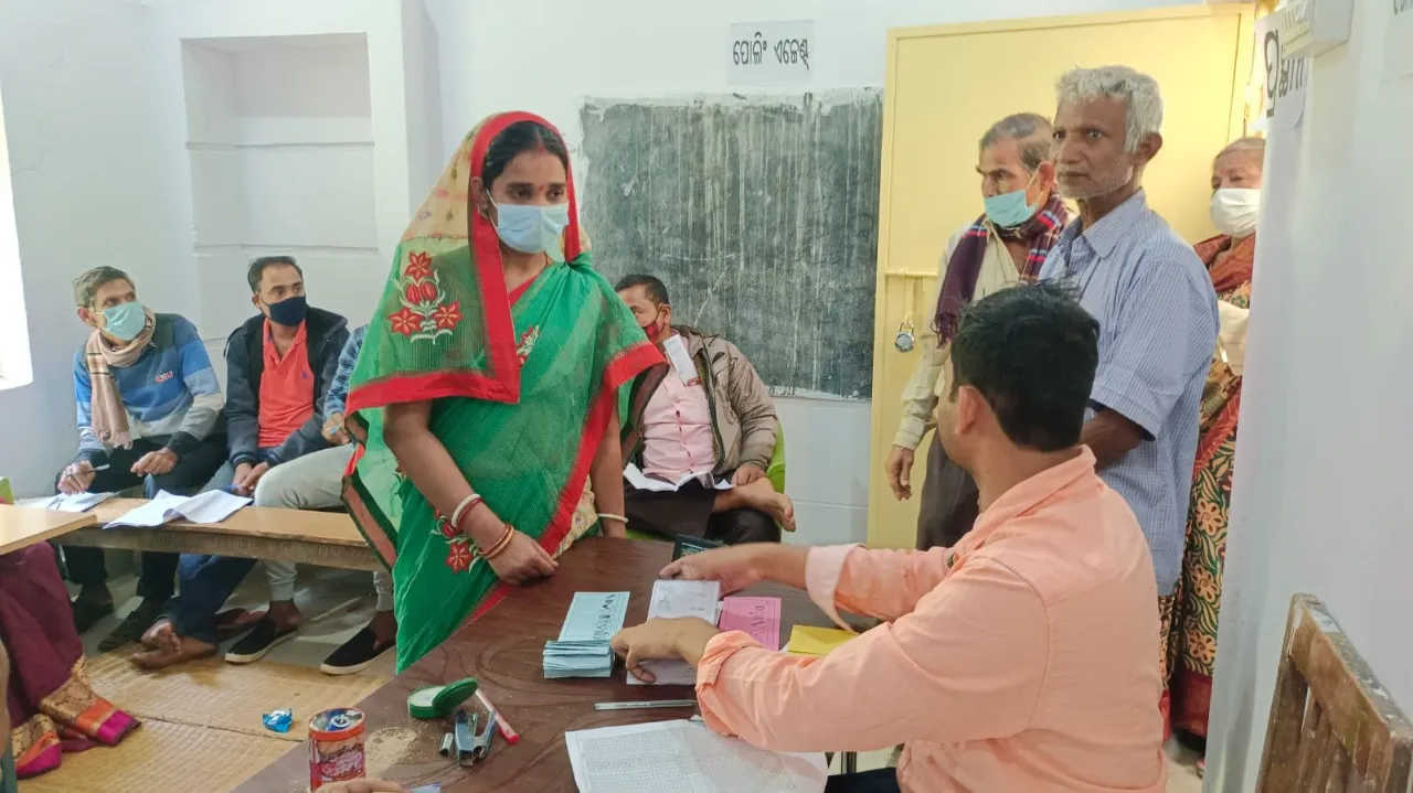  ଭଦ୍ରକ ଓ ବନ୍ତ ବ୍ଲକ୍‌ରେ ପ୍ରଥମ ପର୍ଯ୍ୟାୟ ନିର୍ବାଚନ ଶେଷ: ୭୭ ପ୍ରତିଶତ ମତଦା‌ନ