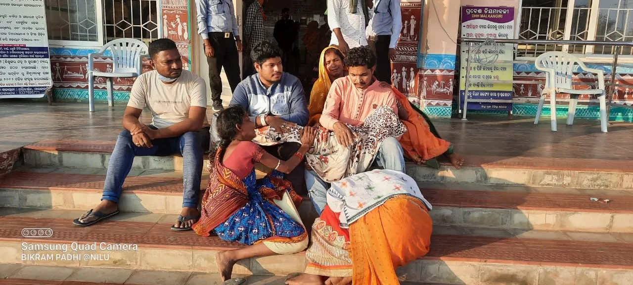  ଡାକ୍ତରଙ୍କ ଅବହେଳା ଯୋଗୁଁ ନାବାଳକର ମୃତ୍ୟୁ ଅଭିଯୋଗ, ମେଡିକାଲରେ ଉତ୍ତେଜନା