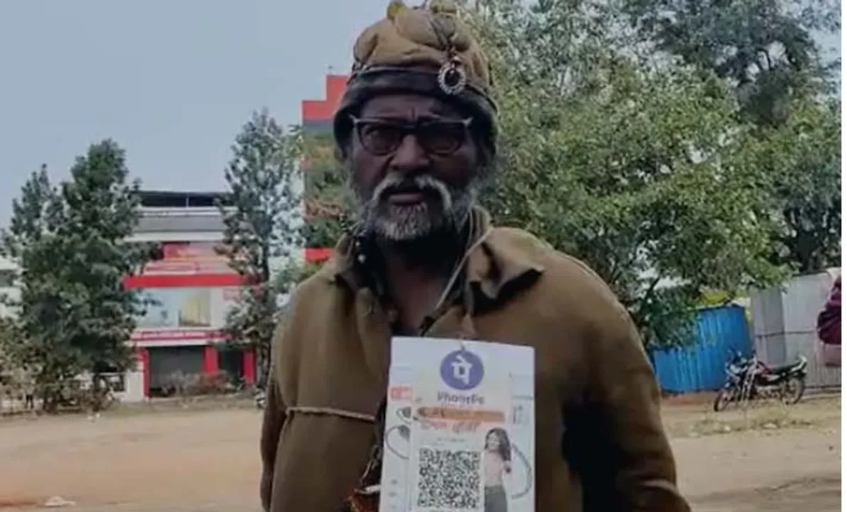  ଚାକିରି ଯିବା ପରେ ଫୋନପେ, ଗୁଗଲପେ ଜରିଆରେ ଭିକ ମାଗୁଛନ୍ତି ଏହି ବୃଦ୍ଧ