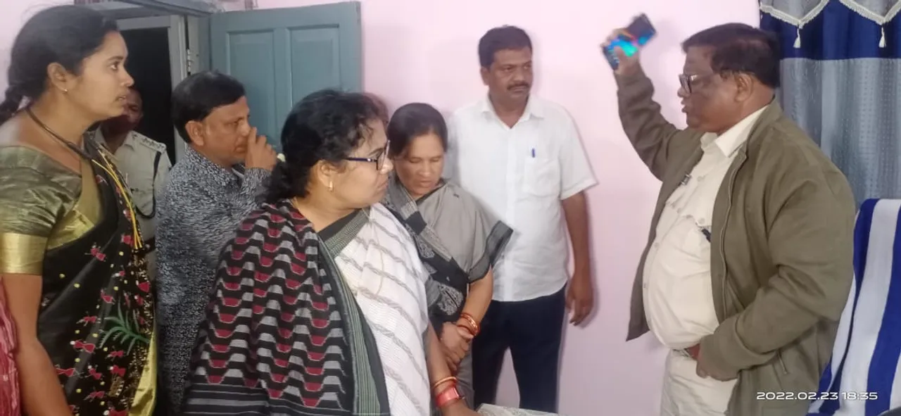  ଭଷ୍ମା ଥାନାରେ ବିଧାୟିକାଙ୍କ ଧରଣା, ଅତିରିକ୍ତ ଏସପିଙ୍କ ଉପରେ ବର୍ଷିଲେ