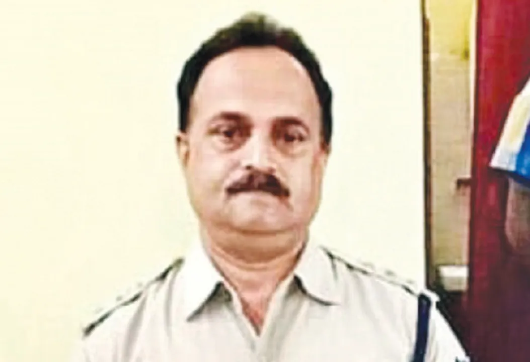  ଭିଜିଲାନ୍ସ ଜାଲରେ ପଡ଼ିଥିବା ଅତିରିକ୍ତ ଏସ୍‌ପି ତ୍ରିନାଥ ମିଶ୍ରଙ୍କୁ ବାଧ୍ୟତାମୂଳକ ଅବସର