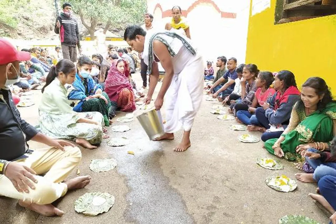  ନୃସିଂହନାଥ ପୀଠରେ ପୁଣି ଆରମ୍ଭ ହେଲା ‘ହରିହର ପଙ୍ଗତ’ ପ୍ରସାଦ