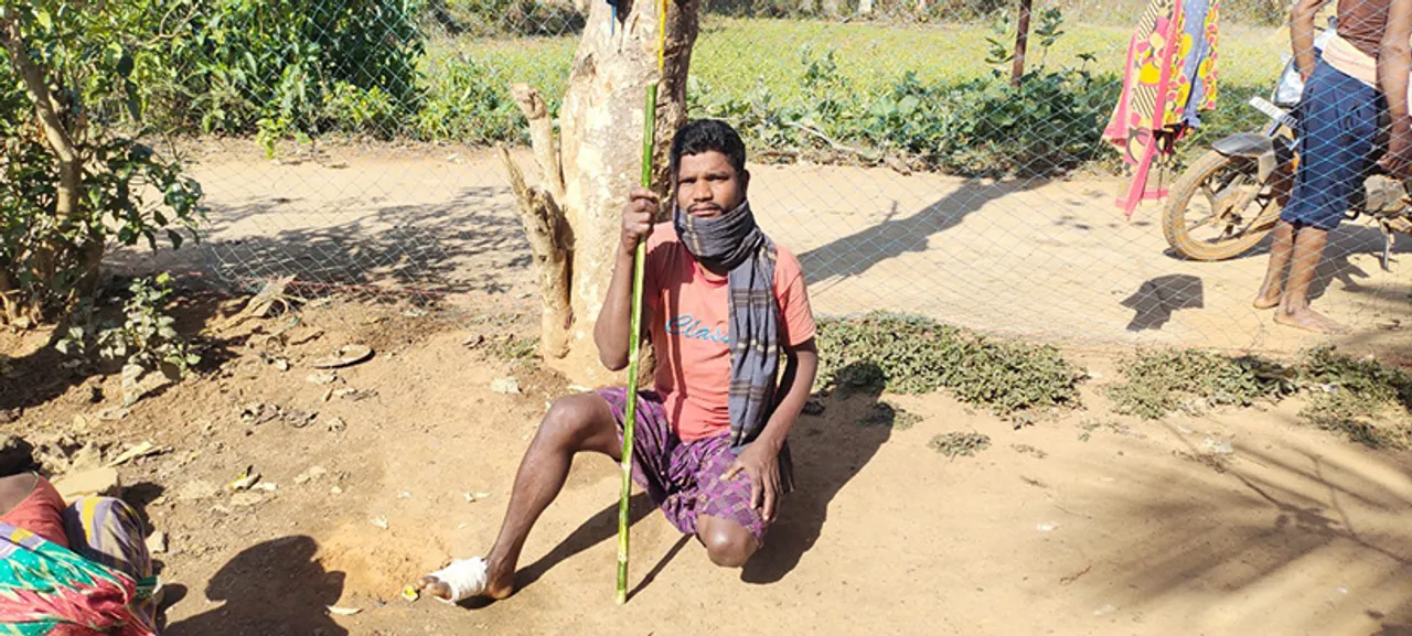  ହାତୀ ହାବୁଡ଼ରୁ ବର୍ତ୍ତିଲେ ଦମ୍ପତି