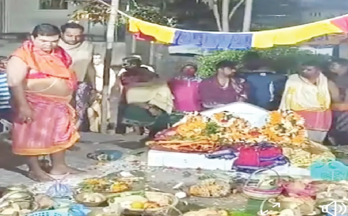  ଶ୍ରୀଲିଙ୍ଗରାଜଙ୍କ ରୁକୁଣା ରଥ ପାଇଁ କାଠ ଅନୁକୂଳ