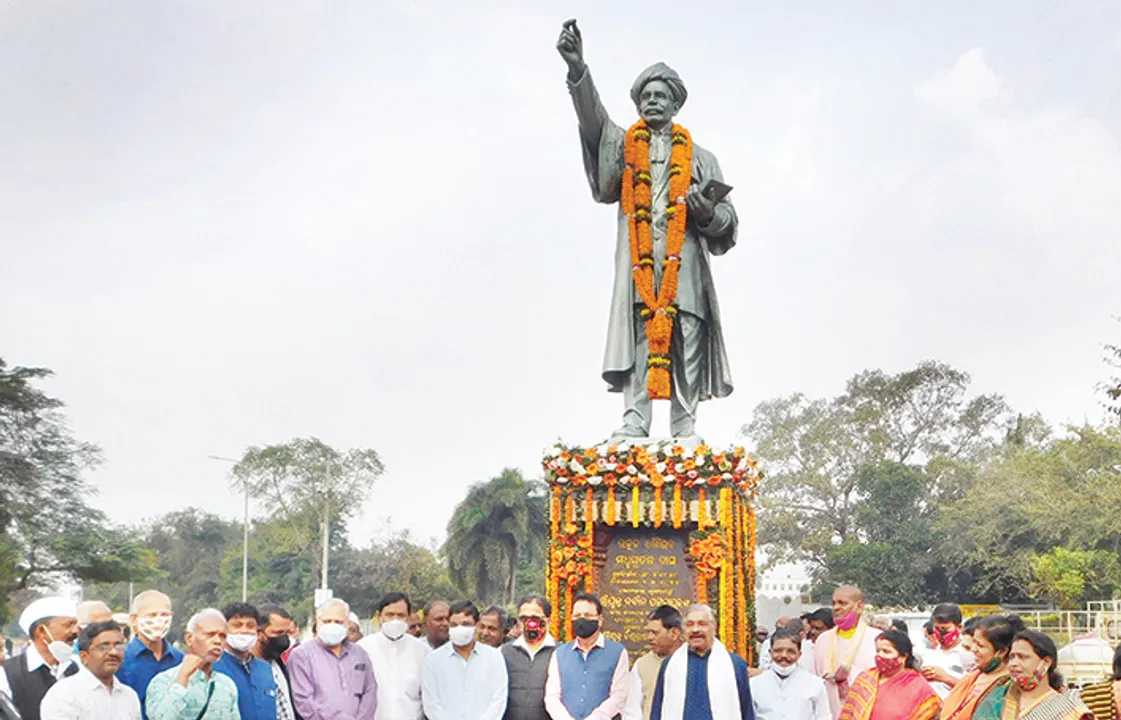  ଶ୍ରାଦ୍ଧ ଦିବସରେ ବିଭିନ୍ନ ଅନୁଷ୍ଠାନ ପକ୍ଷରୁ ଉତ୍କଳଗୌରବଙ୍କୁ ଶ୍ରଦ୍ଧାଞ୍ଜଳି: ମଧୁବାବୁ ଓଡ଼ିଆଙ୍କ ସ୍ୱାଭିମାନ