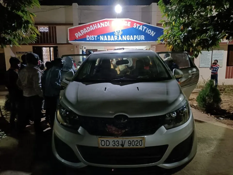  ଶାଢ଼ି ଜବତ କରି ବିଧାୟକଙ୍କ ଗାଡ଼ି ଛାଡ଼ିଲା ପୁଲିସ, କଂଗ୍ରେସର ଗାଡି ଭଙ୍ଗା ନେଇ ମାମଲା ରୁଜୁ