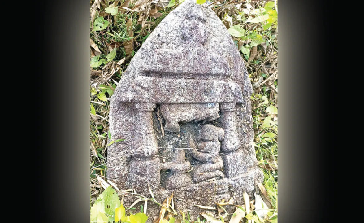  ଐତିହ୍ୟକୁ ହତାଦାର: ବଣବୁଦାରେ ସୋମବଂଶ ସମୟର ଭୈରବ, ପୋତି ହୋଇ ରହିଛି ପୁରାତନ ସ୍ତମ୍ଭ, ବୀରଶିଳା