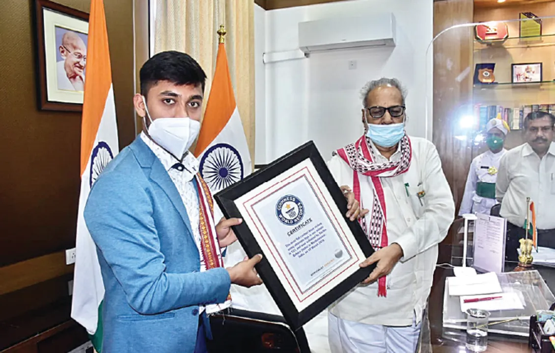  ସଚିନଙ୍କୁ ରାଜ୍ୟପାଳଙ୍କ ସମ୍ବର୍ଦ୍ଧନା