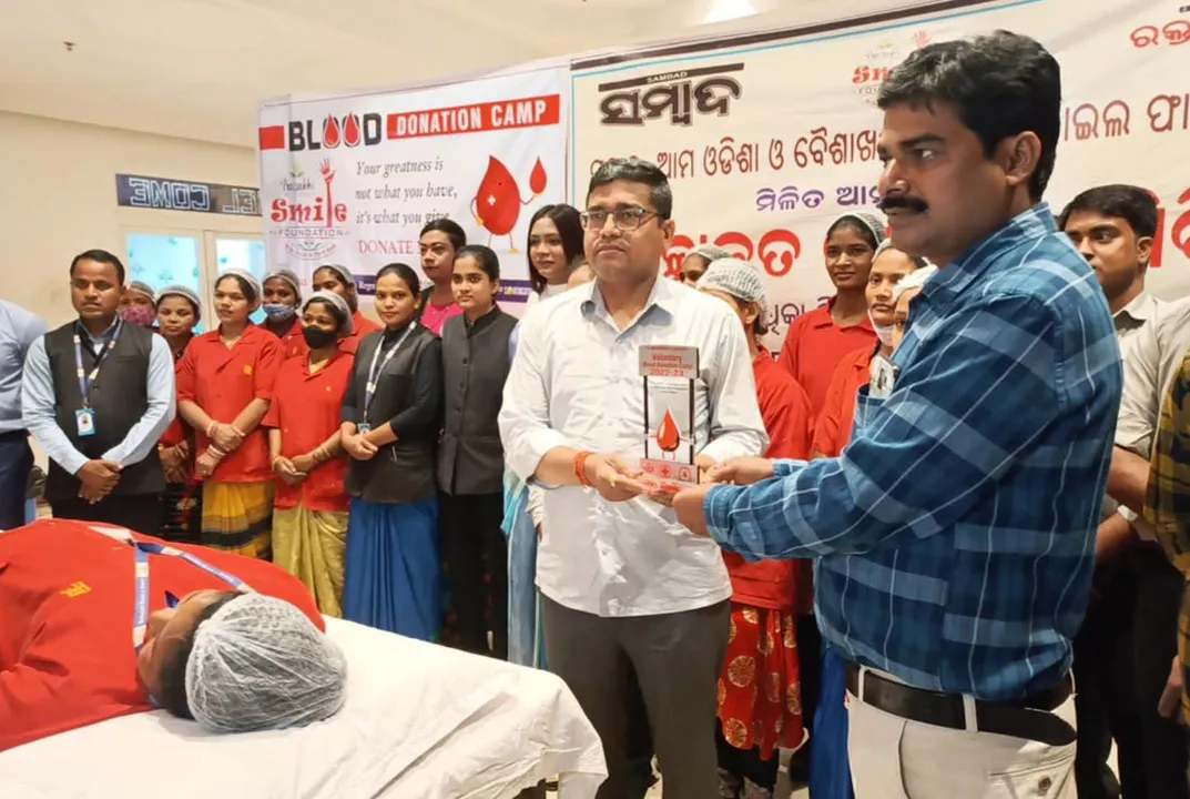  ଅନ୍ତର୍ଜାତୀୟ ମହିଳା ଦିବସରେ ରକ୍ତଦାନ କଲେ ମହିଳା ଓ ହୋଟେଲ କର୍ମଚାରୀ
