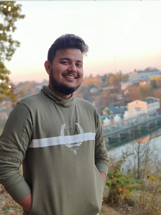  ଥଣ୍ଡା ସହ ଖୋଲା ଆକାଶ ତଳେ ୨ଦିନ: ୟୁ‌କ୍ରେନ୍ ସୀମାନ୍ତ ପୁଲିସ ବନ୍ଧୁକ ଦେଖାଇଲା