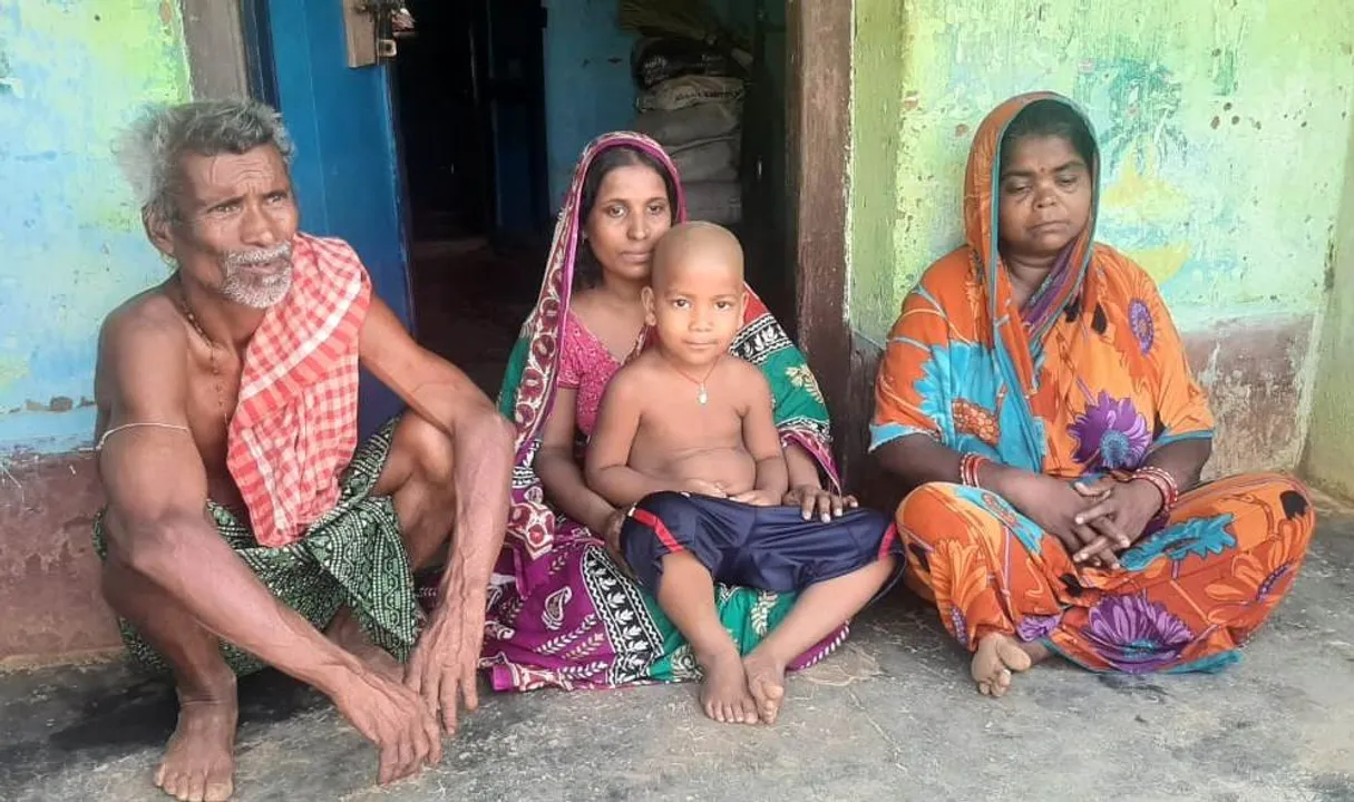  ଆଜି କ୍ୟାମେରାମ୍ୟାନ୍ ମାନସ ସ୍ବାଇଁଙ୍କ ଏକାଦଶାହ: ଏକମାତ୍ର ରୋଜଗାରକ୍ଷମ ପୁଅକୁ ହରାଇ ଭାଙ୍ଗିପଡ଼ିଛି ପରିବାର