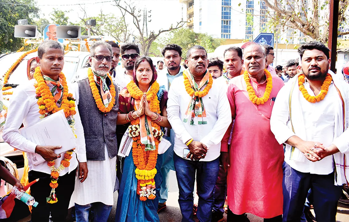  ୪ଦିନ ତଳେ ‘ହାତ’ ଧରିଥିଲେ, ଛାଡ଼ିଦେଲେ