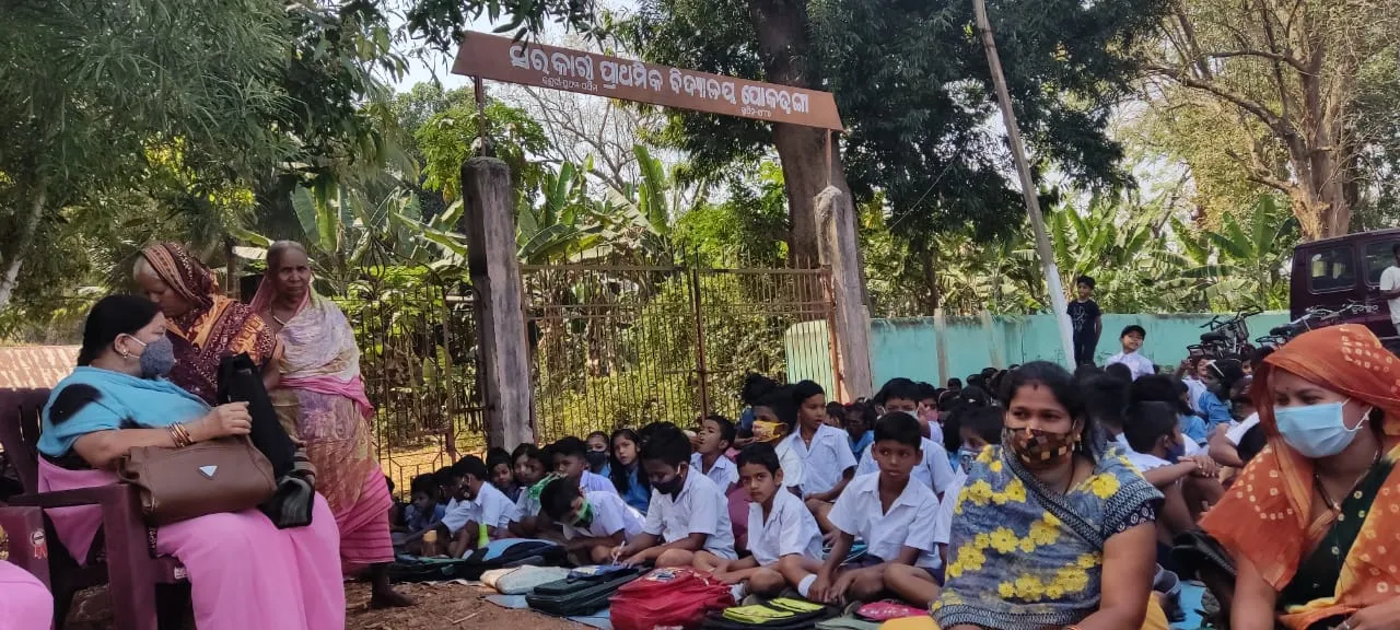  ଶିକ୍ଷକ ନିଯୁକ୍ତି ଦାବି: ପୋକତୁଙ୍ଗା ସ୍କୁଲରେ ପଡ଼ିଲା ତାଲା, ବନ୍ତଳା-ସାତକୋଶିଆ ରାସ୍ତା ଅବରୋଧ