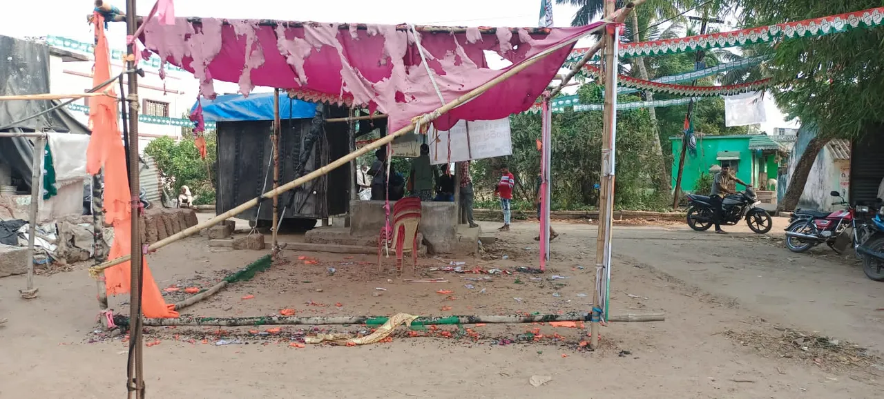  ପିପିଲିରେ ନିର୍ବାଚନୀ ହିଂସା! କଂଗ୍ରେସର କ୍ୟାମ୍ପ ଅଫିସକୁ ଜାଳି ଦେଲେ ଦୁର୍ବୃତ୍ତ: ବିଜେଡିର ହାତ ଥିବା କଂଗ୍ରେସର ଅଭିଯୋଗ
