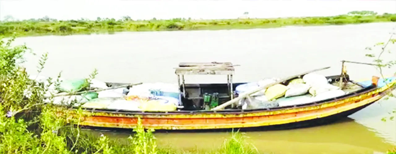  ଡଙ୍ଗାରେ କଳାହୀରା ଚାଲାଣ: ୪୦ କୁଇଣ୍ଟାଲ ଜବତ, ୨ ଗିରଫ