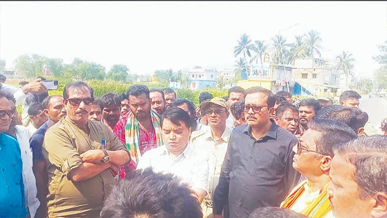  ପ୍ରଶାସନର ଦାୟିତ୍ବହୀନତାରୁ ଯୁବକଙ୍କ ଜୀବନ ଗଲା!
