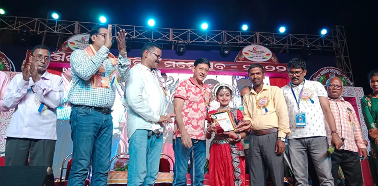  ଚତୁର୍ଥ ଔପଦା ଆଞ୍ଚଳିକ ମହୋତ୍ସବ: ସିନେତାରକାଙ୍କ ନାଚଗୀତରେ ଝୁମିଲେ ଦର୍ଶକ