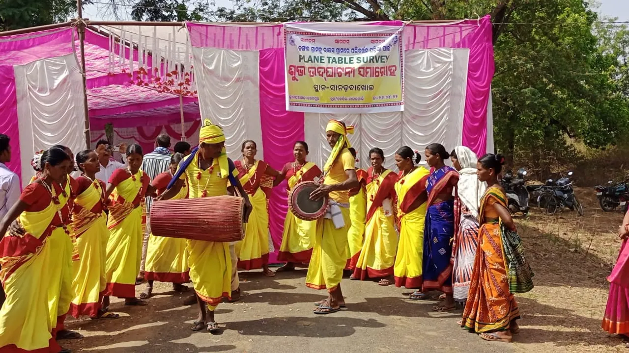  ଜଙ୍ଗଲ ଗାଁ ସାନ ଢବାଖୋଲକୁ ରାଜସ୍ୱ ଗ୍ରାମ ମାନ୍ୟତା; ଖୁସିରେ ନାଚିଲେ ଆଦିବାସୀ