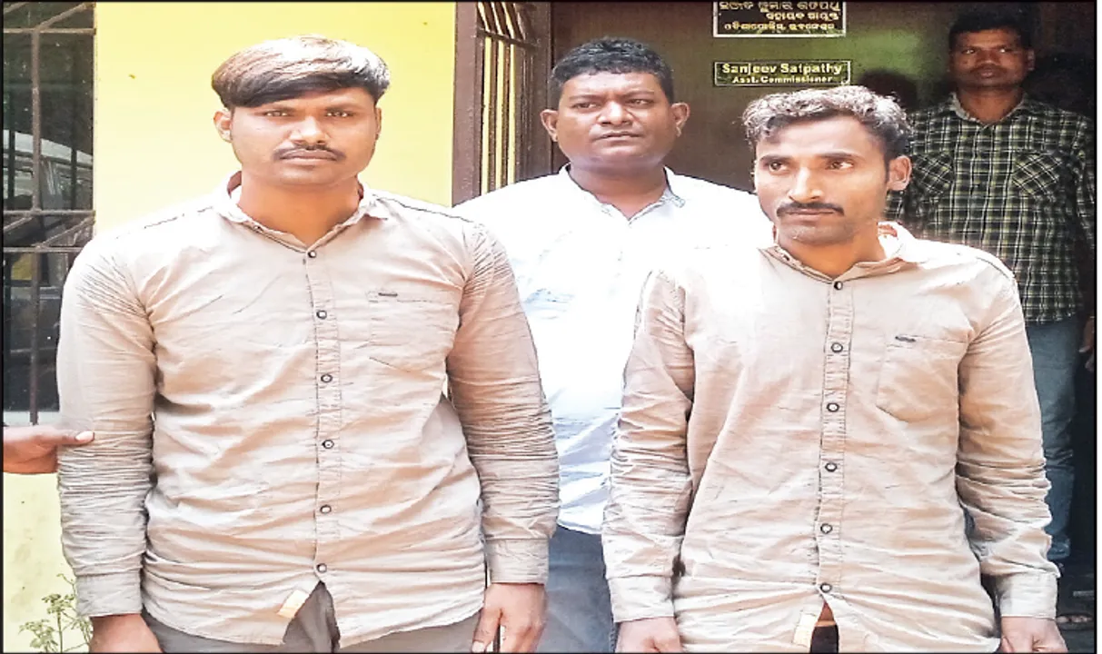  ଲୁଟିଥିଲେ ୨୧ଲକ୍ଷ ପାହୁଲାଏ ମିଳିଲାନି