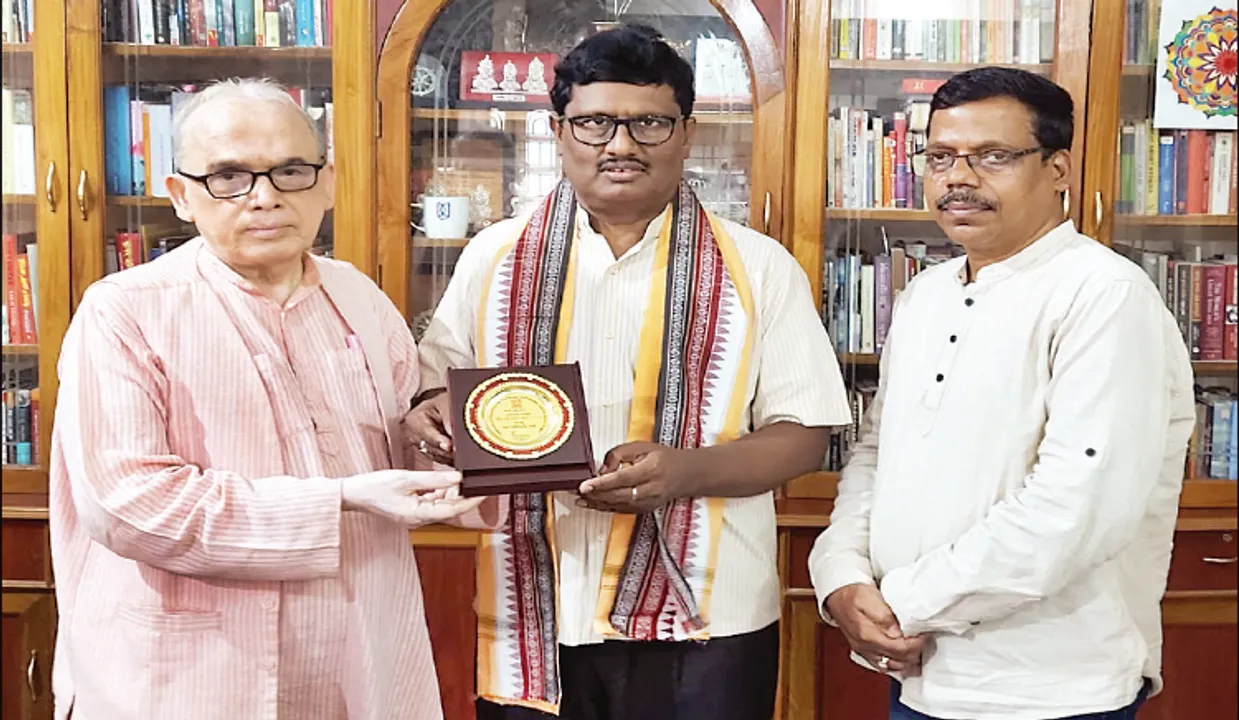  ସ୍ତମ୍ଭକାର ଗୌରହରି ଦାସଙ୍କୁ ଓଡ଼ିଆ ସ୍ତମ୍ଭ ସାହିତ୍ୟ ସମ୍ମାନ