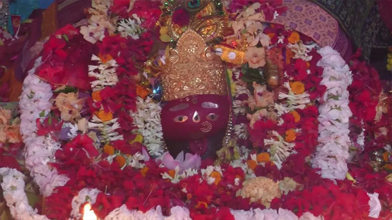  ଫୁଲରେ ସଜେଇ ହେଇଛି ମା’ ତାରିଣୀପୀଠ