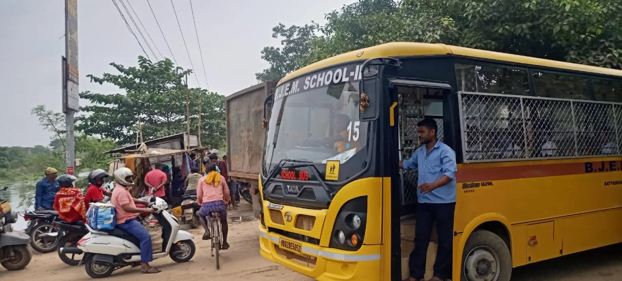  ରଙ୍ଗବଜାର ରାସ୍ତାପାର୍ଶ୍ବରୁ ଜବରଦଖଲ ଉଚ୍ଛେଦ ସ୍ଥଗିତ,ସମୟ  ମାଗିଲେ ବ୍ୟବସାୟୀ