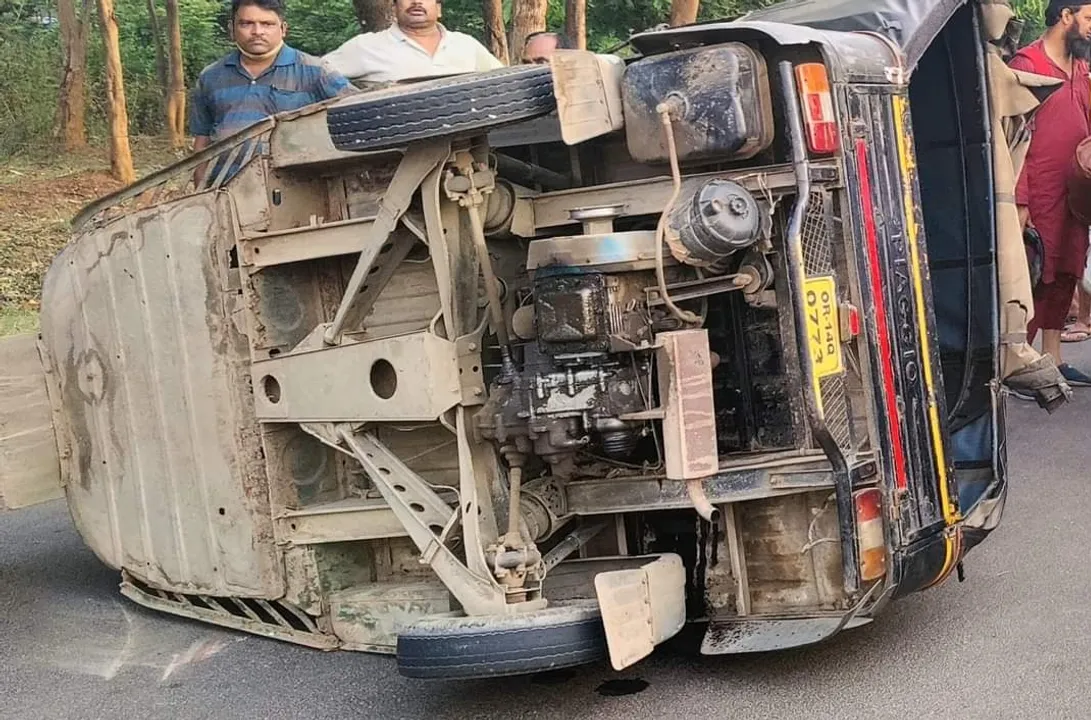  ଓଲଟିଲା ସ୍କୁଲ ଅଟୋ, ୫ ଆହତ