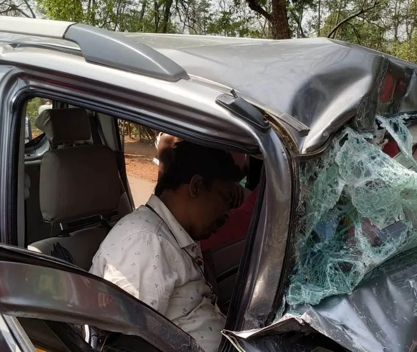  ଛିଡ଼ା ହୋଇଥିବା ଟ୍ରକକୁ ପିଟିଲା କାର୍: ସ୍ତ୍ରୀ ଓ ପ୍ରସୂତୀ ରୋଗ ବିଶେଷଜ୍ଞ ଗୁରୁତର