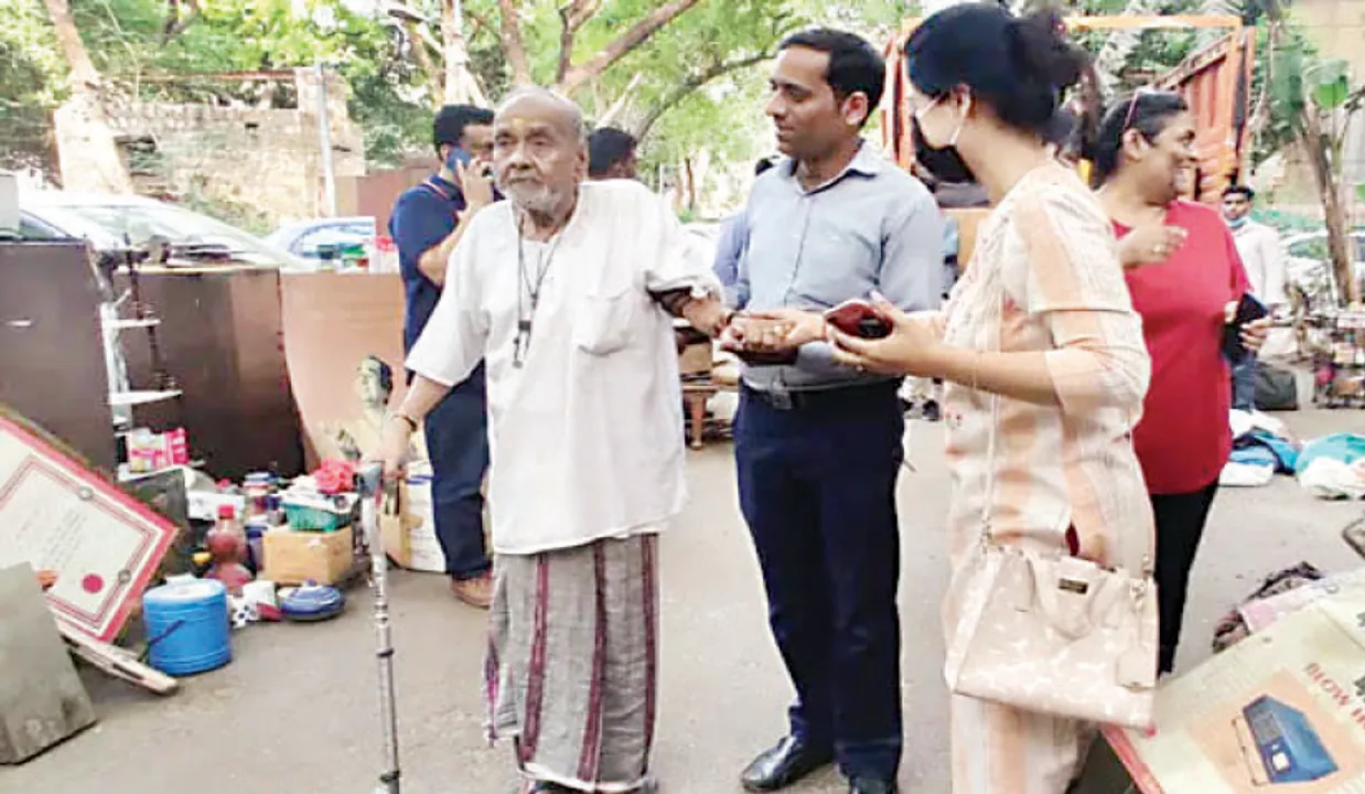  ଗୁରୁ ମାୟାଧରଙ୍କୁ ସରକାରୀ ଘରୁ ଉଚ୍ଛେଦ ମାମଲା; ବାପାଙ୍କ ଜୀବନ ପ୍ରତି ବିପଦ ଥିଲା ବୋଲି କହିଲେ ମଧୁମିତା