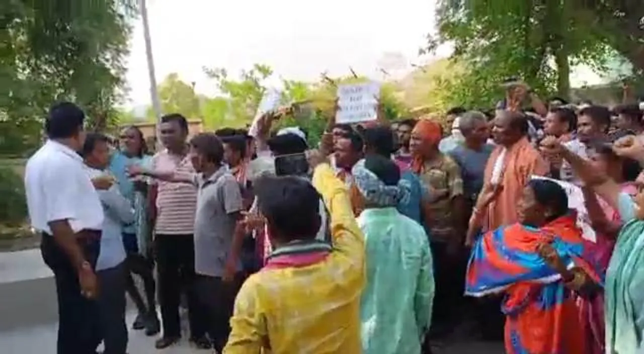  ହତ୍ୟାକାରୀଙ୍କ ପରିବାର ବିରୋଧରେ ଫାଣ୍ଡି ଘେରିଲେ ଗ୍ରାମବାସୀ