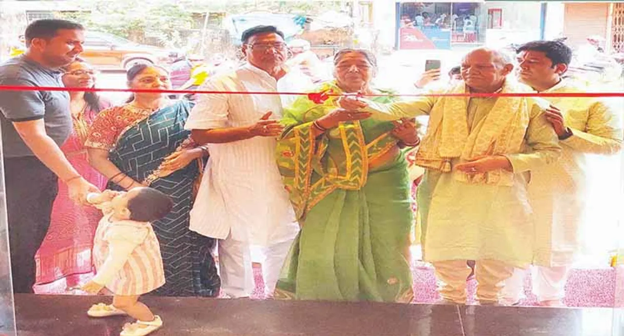  ଉଦ୍‌ଘାଟନ ହେଲା ମାନ୍ୟବର ଓ ମୋହେର ଡ୍ରେସ୍‌ ସୋ’ରୁମ୍‌
