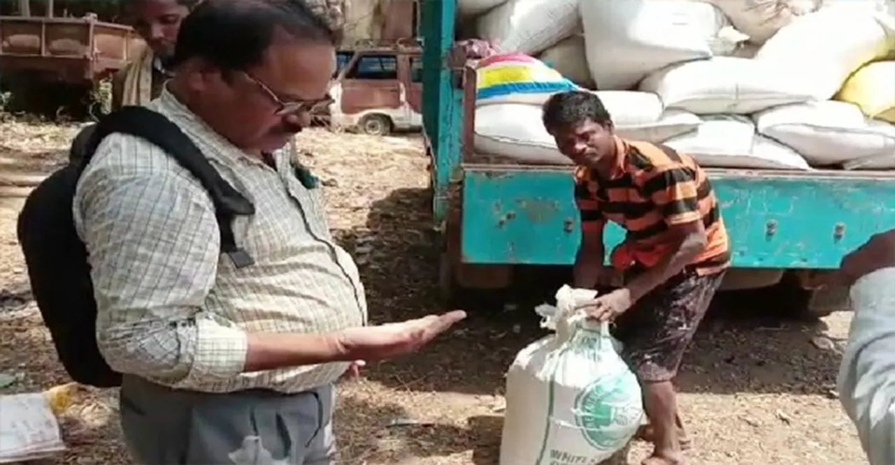  ପିଡିଏସ୍‌ ଚାଉଳ ଚୋରାଚାଲାଣ ସନ୍ଦେହ; ଯୋଗାଣ ବିଭାଗର କ୍ଲିନ୍‌ଚିଟ୍‌ ପରେ ଗାଡ଼ି ଛାଡ଼ିଲା ପୁଲିସ