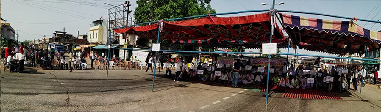  ବୀମା କମ୍ପାନି ବିରୋଧରେ ତାତିଲେ ଚାଷୀ, ରାସ୍ତାରୋକ, ସୋହେଲା ବନ୍ଦ
