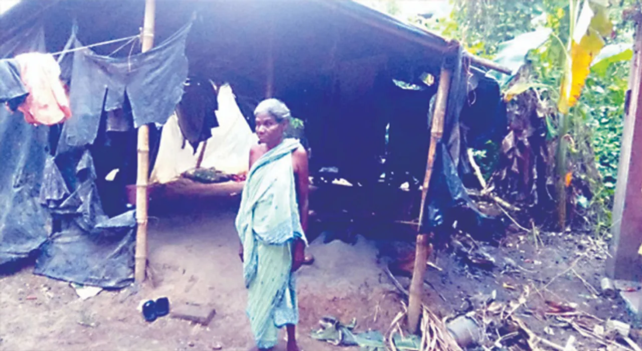  ପଲିଥିନ୍‌ ତଳେ ଜୀବନ ବିତାଉଛନ୍ତି ୨ ବୃଦ୍ଧା