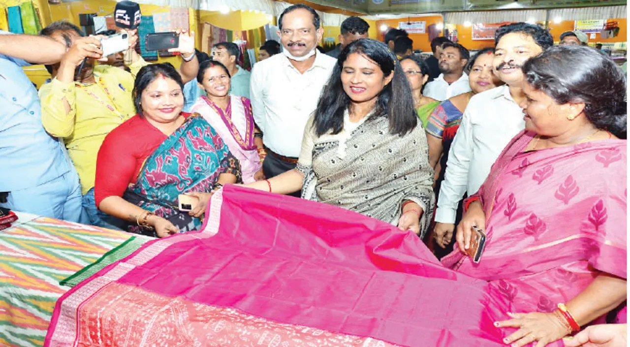  ‘ଖଦିହାଟ’ ଉଦ୍‌ଘାଟିତ: ଖଦି ଏକ ବସ୍ତ୍ର ନୁହେଁ, ଏକ ବିଚାର