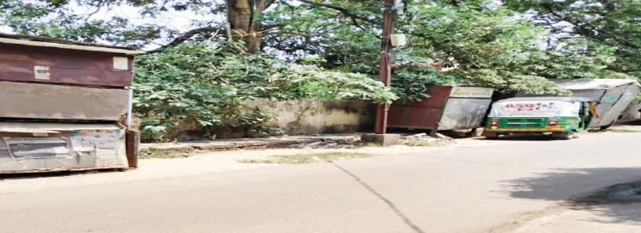  ଭଙ୍ଗା କ୍ୟାବିନ୍‌ରେ ଅସାମାଜିକଙ୍କ ଆଡ଼ା: ଉଚ୍ଛେଦ ପାଇଁ ଶୁଣୁନି ବିଏମ୍‌ସି, ପୁଲିସ ବି ନିଦାବିଷ୍ଣୁ