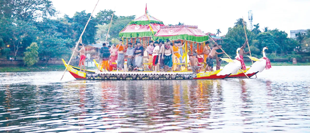  ସରିଲା ଶ୍ରୀଲିଙ୍ଗରାଜଙ୍କ ଚନ୍ଦନ ଯାତ୍ରା
